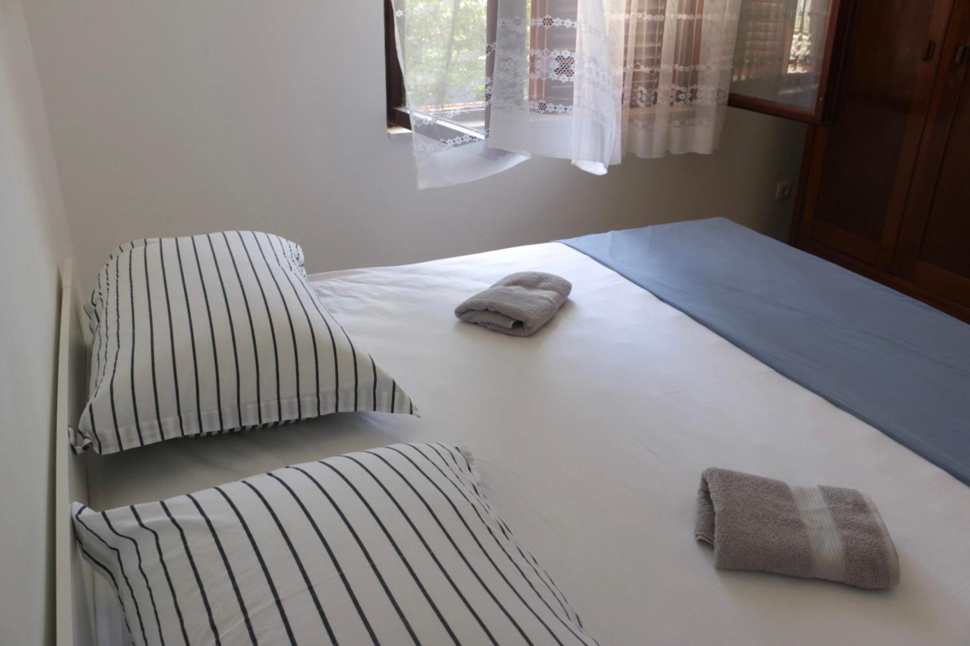 Beachfront Apartment Drazen, With Garden And Parking Split Bagian luar foto