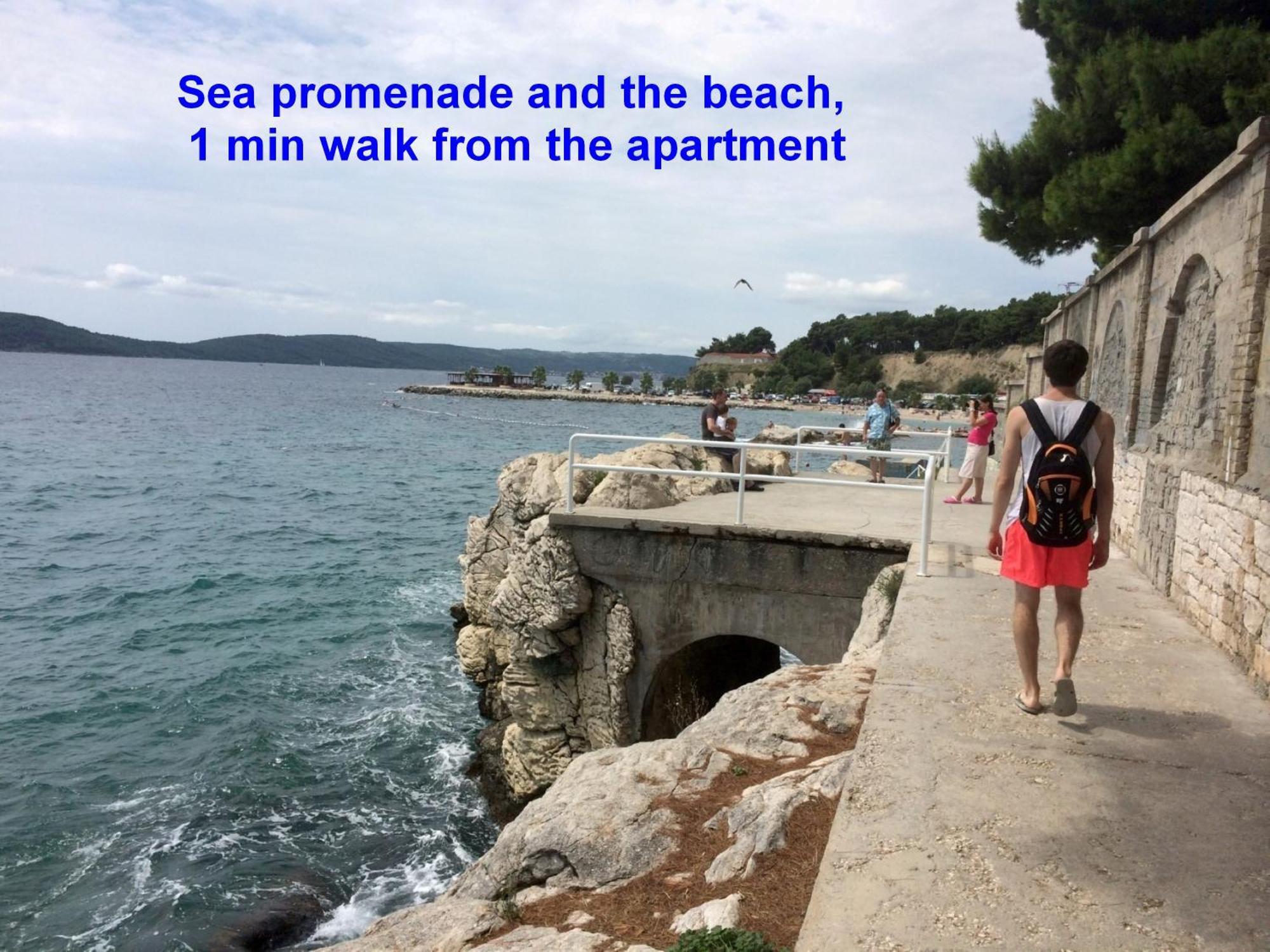 Beachfront Apartment Drazen, With Garden And Parking Split Bagian luar foto