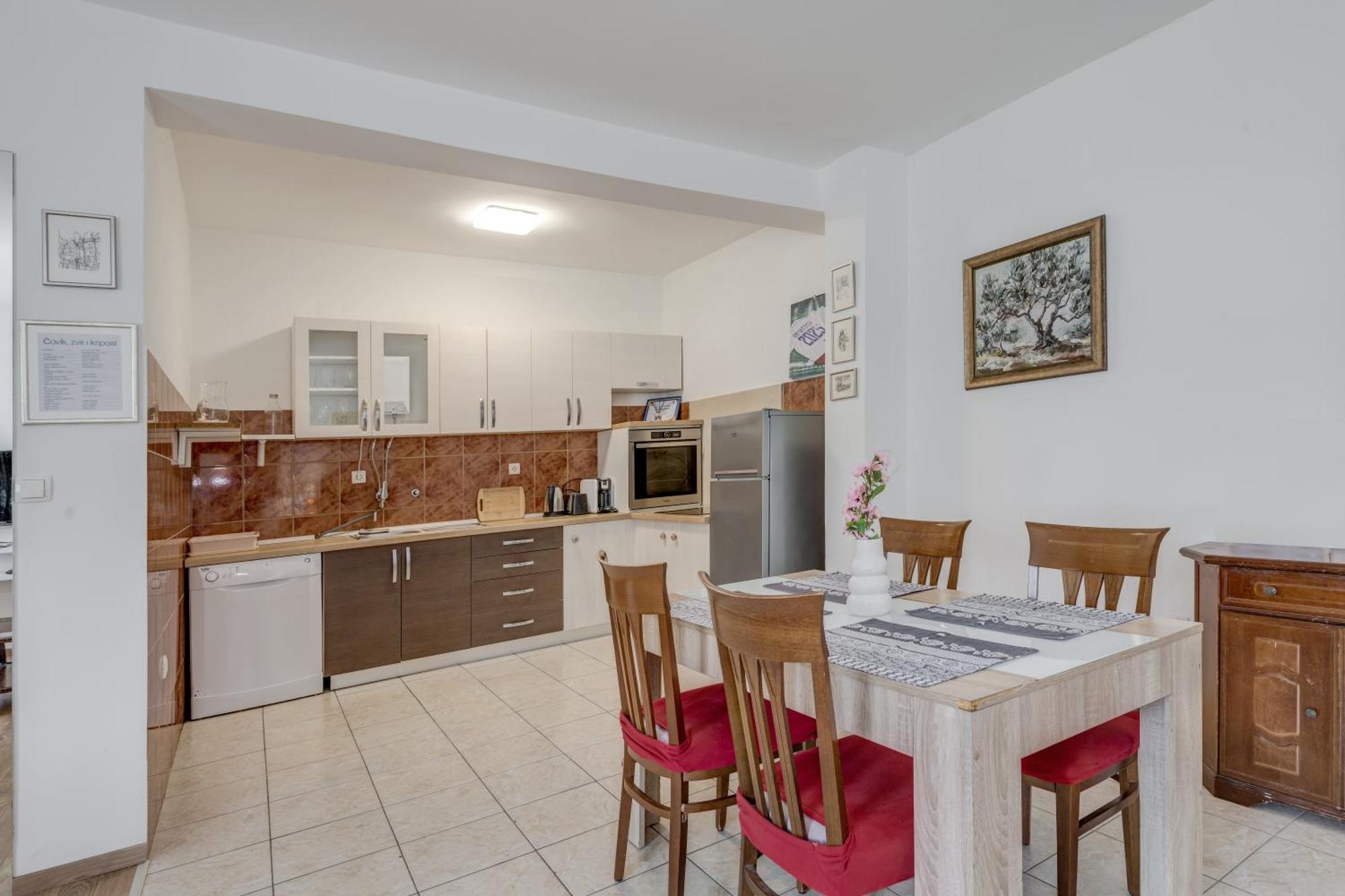 Beachfront Apartment Drazen, With Garden And Parking Split Bagian luar foto